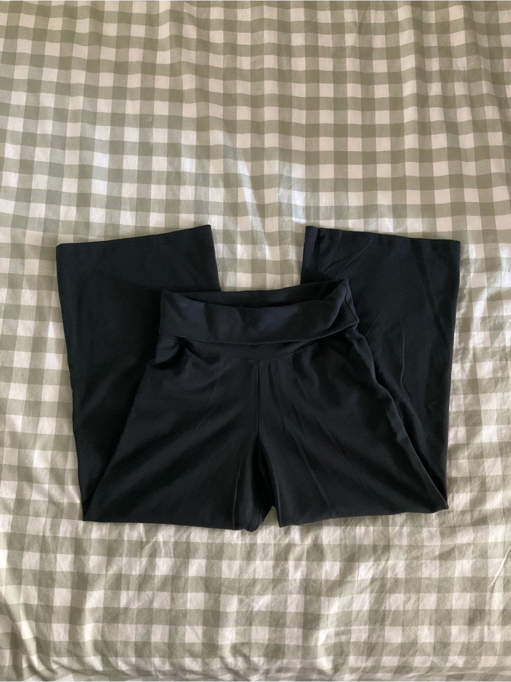 Brandy Melville Black Priscilla CAPRIS